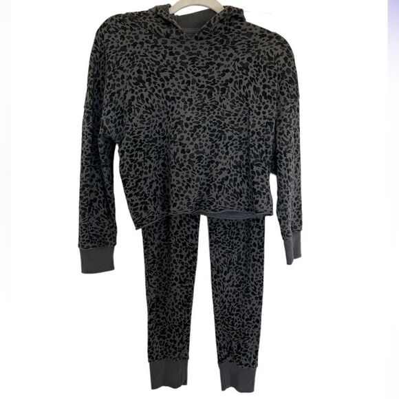 Old Navy girls 10/12 leopard print comfy sweats sweatshirt hoodie sweatpants - Picture 1 of 14